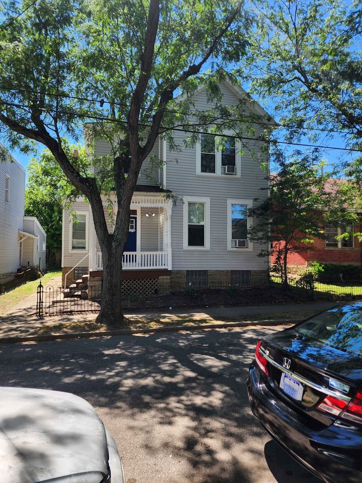 1605 Banklick Street